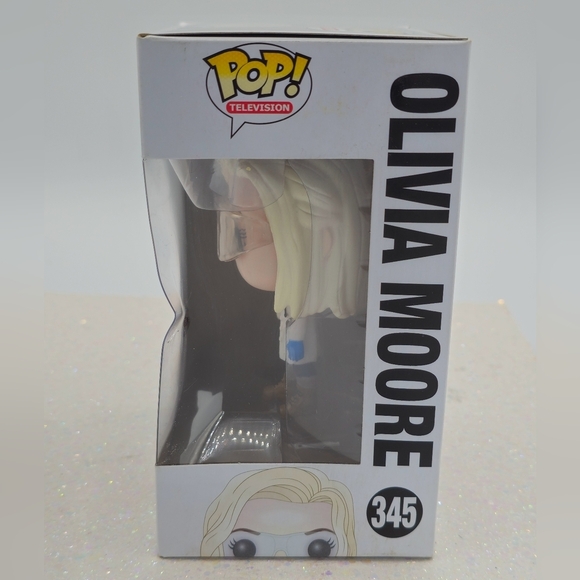 Funko POP! iZombie Olivia Moore with Glasses #345 Vinyl Figure - Picture 3 of 7